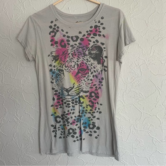 WOMENS FAME AND FORTUNE SPLASH ART LEOPARD NATURE SHIRT SIZE LARGE NICE - Picture 1 of 4